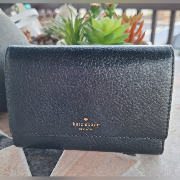 Kate Spade New York Grey Street Callie Pebble Leather TriFold Wallet Black-pics - Picture 9 of 10